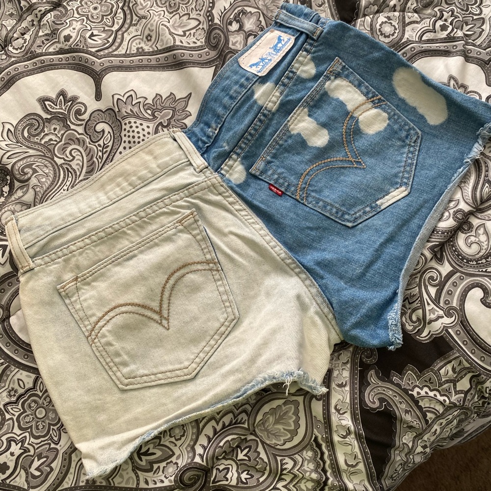 Levi’s two-tone short shorts